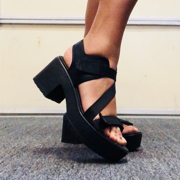 Forever 21 Shoes - Forever 21 Black Platform Heels